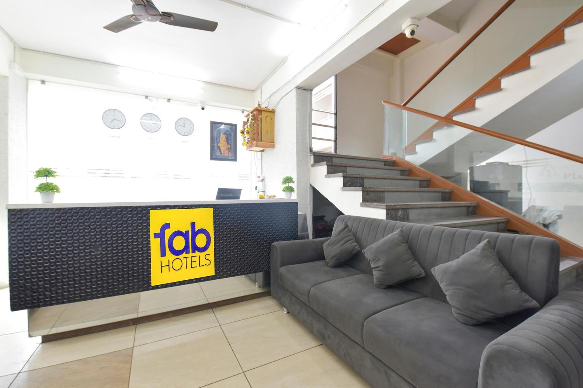 Fabhotel A1 Plaza Ahmedabad Esterno foto