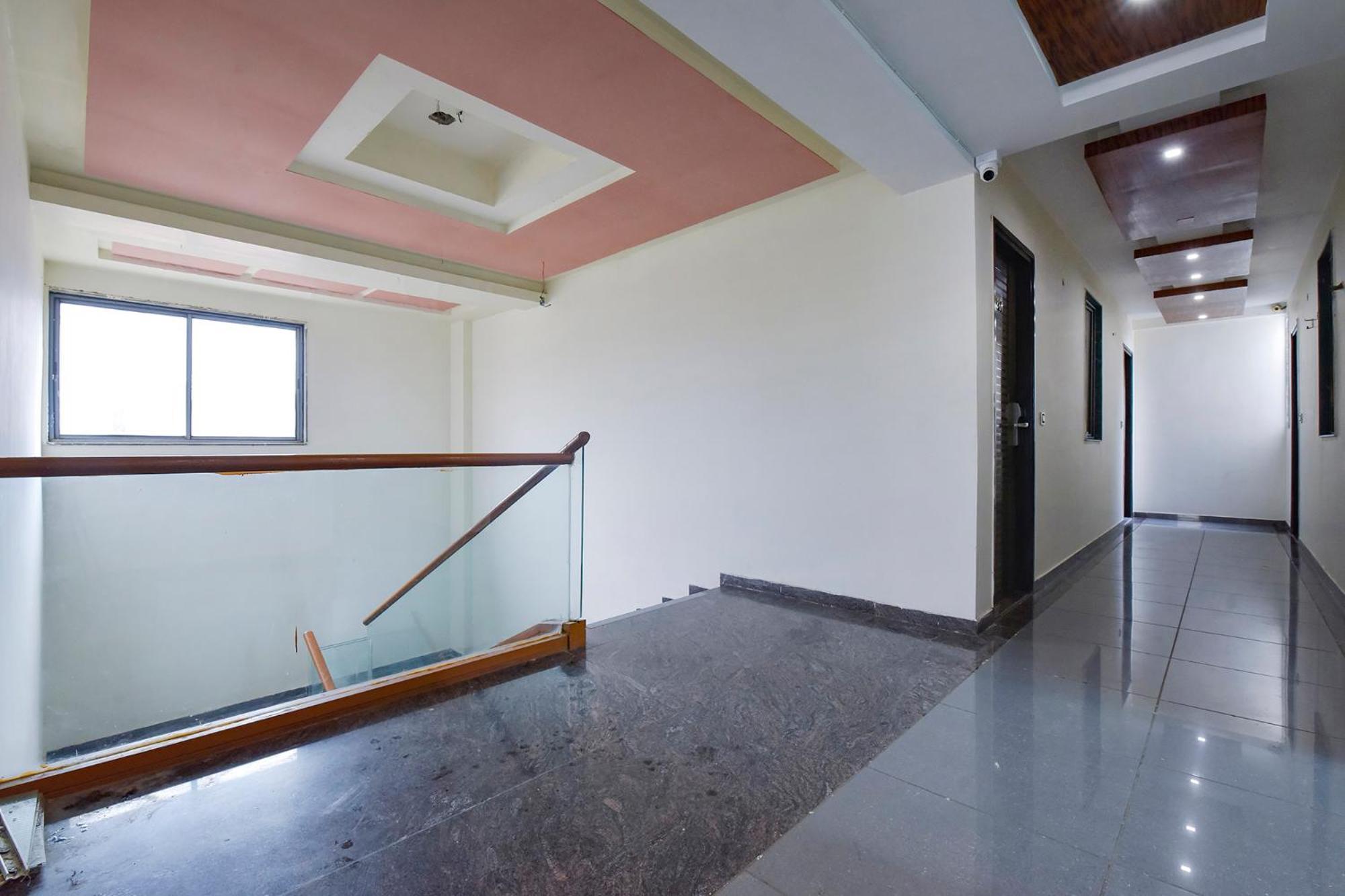 Fabhotel A1 Plaza Ahmedabad Esterno foto