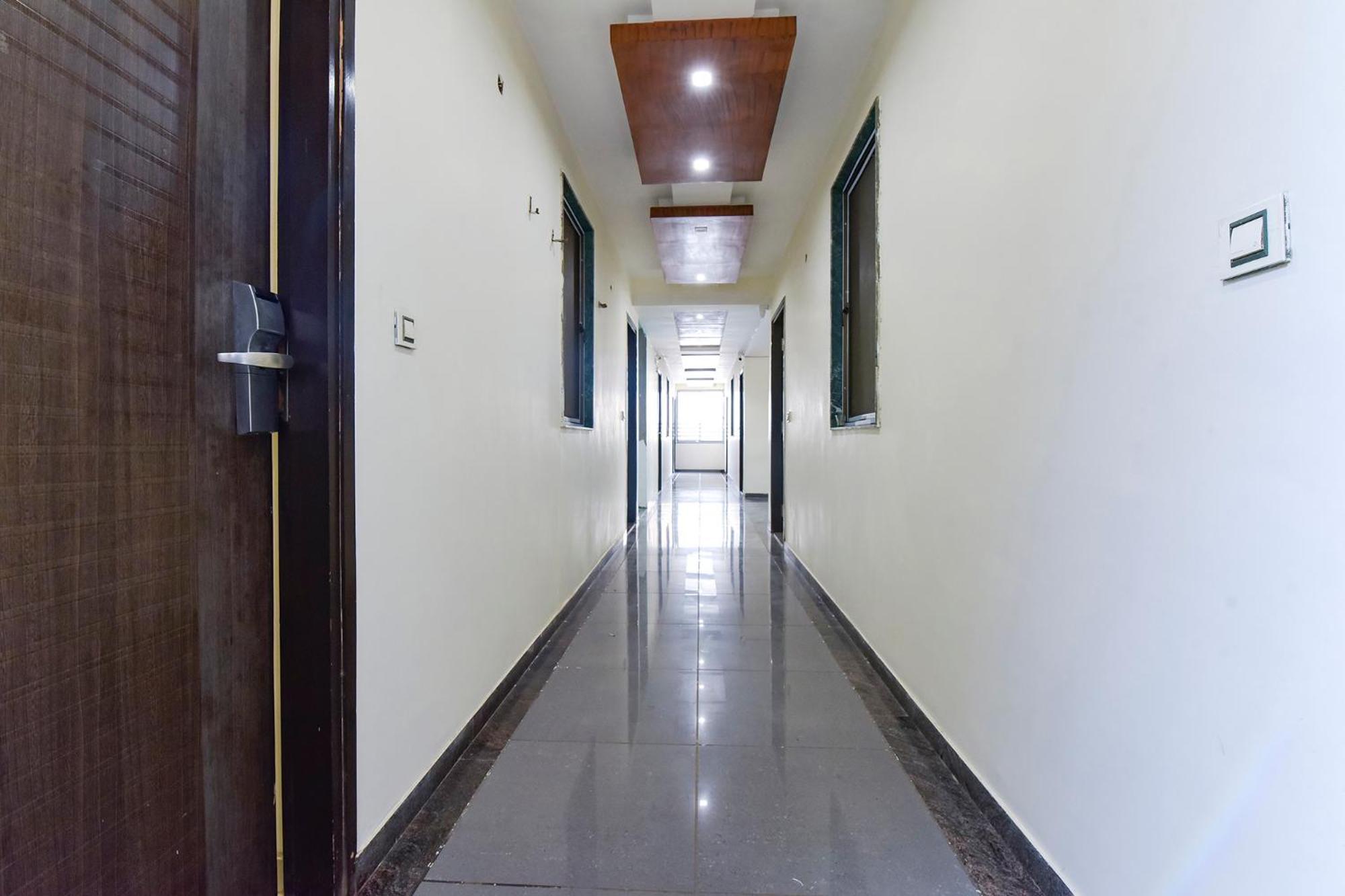 Fabhotel A1 Plaza Ahmedabad Esterno foto